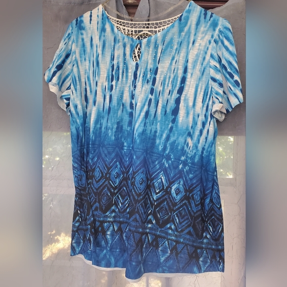 Time and Tru | Tops | Tshirt Time And Tru | Poshmark